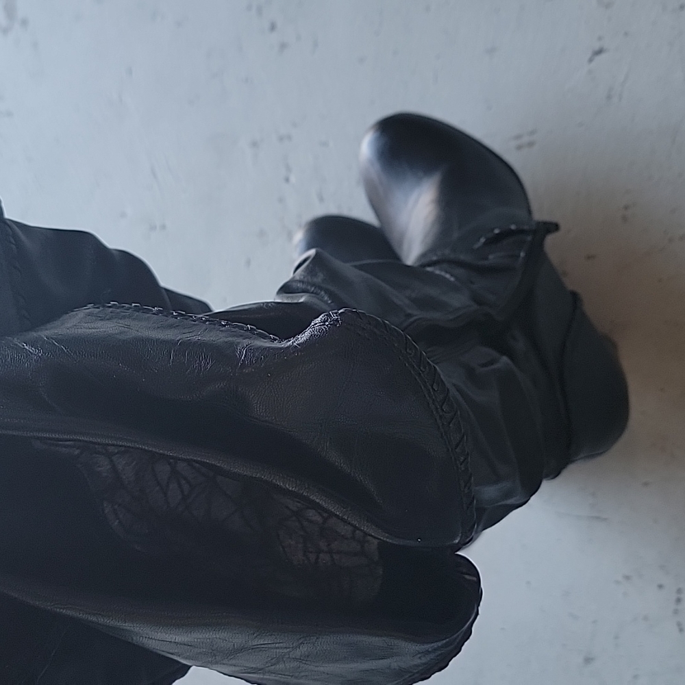 Bkack Boots - image 1